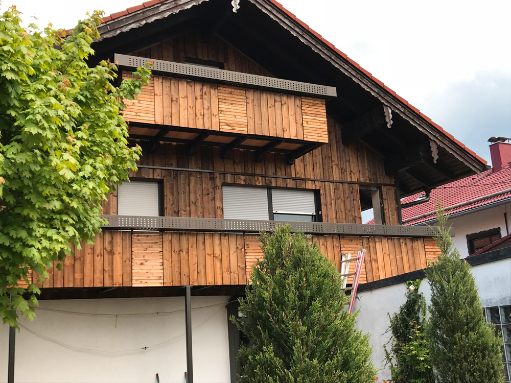 Holzbalkon Außenansicht 2